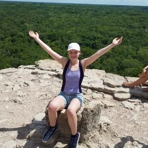 Meet your Posher, Jillian